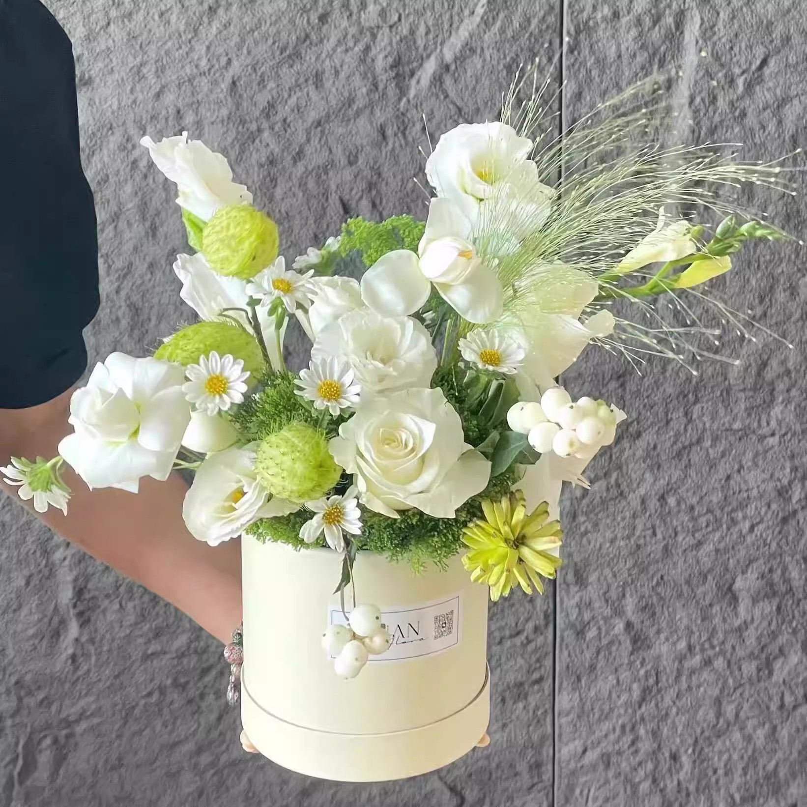 Small Flowers Packing Box Hug  - Event Party Box reseña y precio