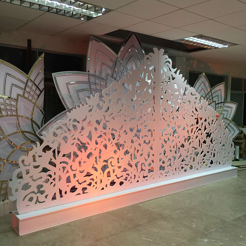 Latest Creative Design White A - Party Event Supplier reseña y precio